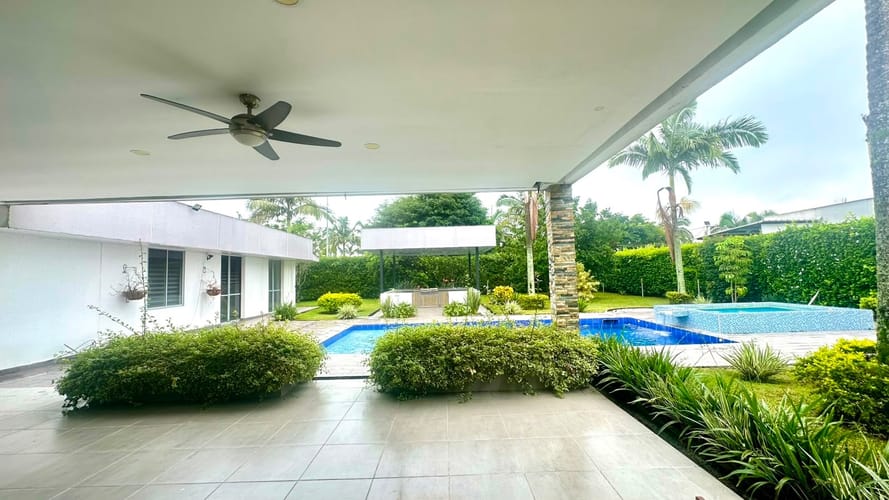 Casa de 5 alcobas en venta en Pueblito Cafetero, Pereira · foto 2 de 6