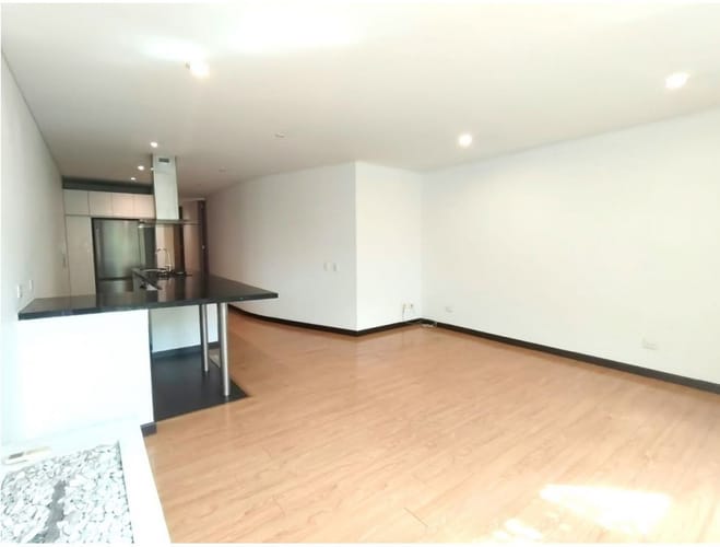 Apartamento de 1 alcoba en arriendo en Los Rosales, Bogotá, 74 m² · foto 3 de 17