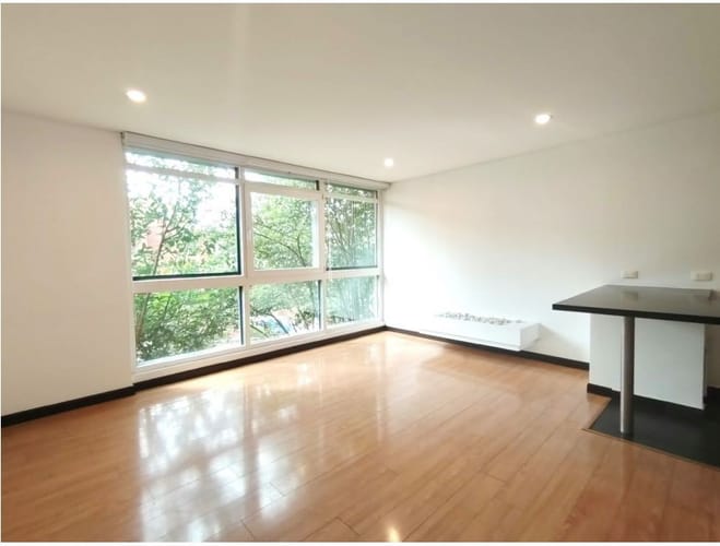 Apartamento de 1 alcoba en arriendo en Los Rosales, Bogotá, 74 m² · foto 2 de 17