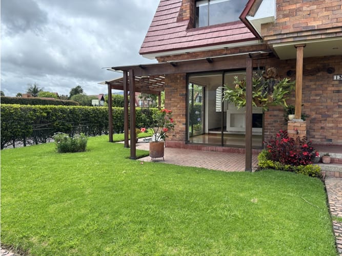 Casa de 3 alcobas en venta en Guaymaral, Bogotá, 240 m² · foto 2 de 21