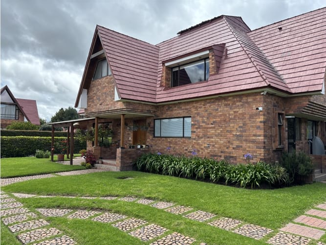 Casa de 3 alcobas en venta en Guaymaral, Bogotá, 240 m² · foto 3 de 21