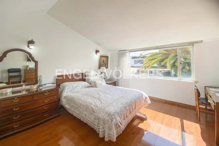 Casa de 4 alcobas en venta en Las Villas, Bogotá, 261 m² · foto 12 de 19