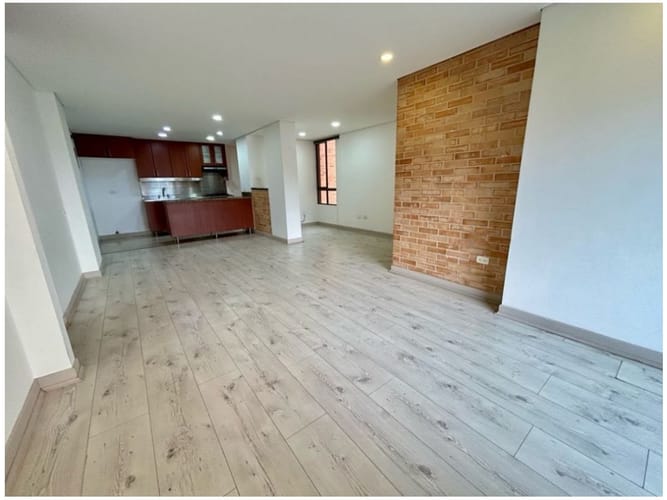 Apartamento de 2 alcobas en venta en Alejandria, Medellín, 83 m² · foto 2 de 9