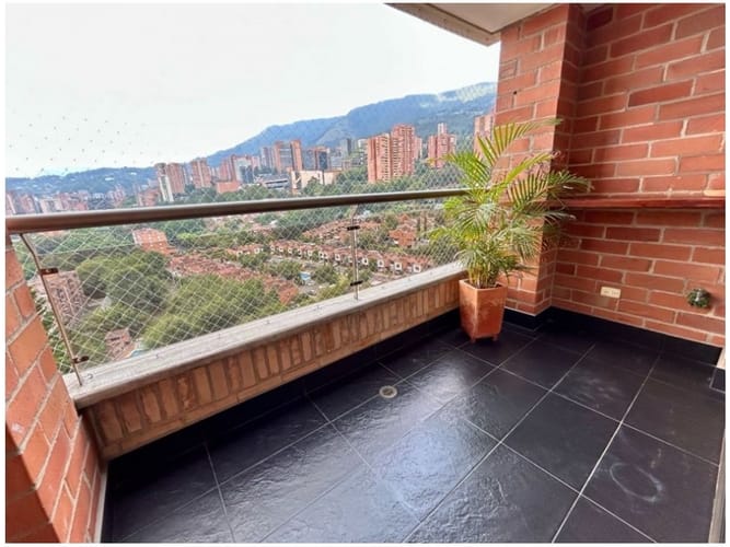 Apartamento de 2 alcobas en venta en Alejandria, Medellín, 83 m² · foto 3 de 9