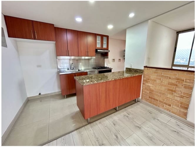 Apartamento de 2 alcobas en venta en Alejandria, Medellín, 83 m² · foto 4 de 9