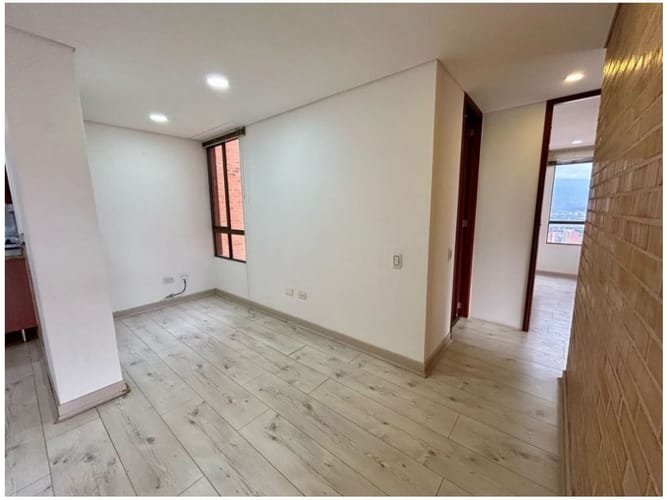 Apartamento de 2 alcobas en venta en Alejandria, Medellín, 83 m² · foto 5 de 9