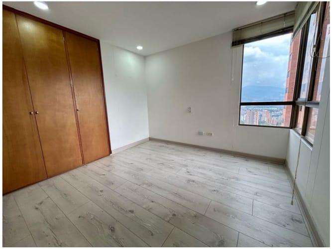Apartamento de 2 alcobas en venta en Alejandria, Medellín, 83 m² · foto 6 de 9