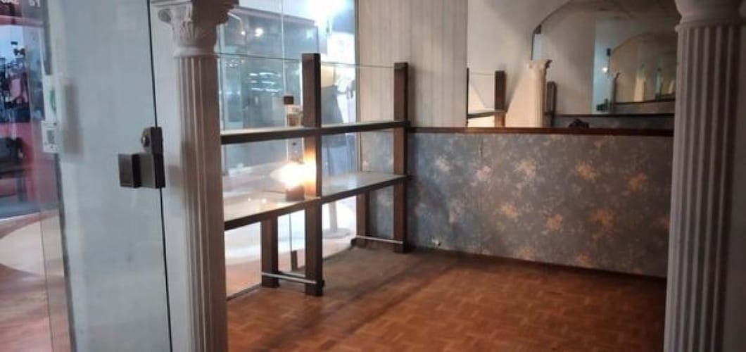 Alquiler Local Comercial Sobre Avenida En Centro · Foto 4