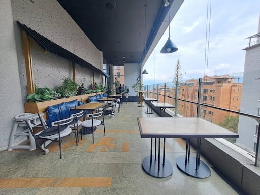Local en arriendo en El Tesoro, Medellín, 200 m² · foto 13 de 23