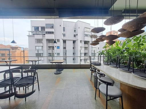 Local en arriendo en El Tesoro, Medellín, 200 m² · foto 16 de 23