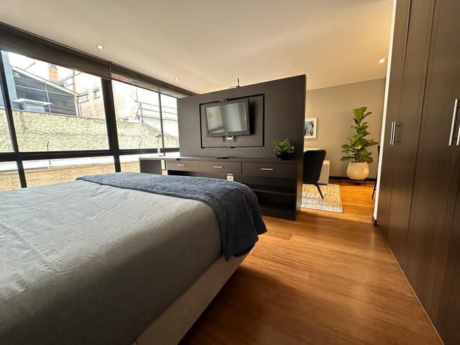 Apartamento de 1 alcoba en arriendo en Chicó Navarra, Bogotá, 54 m² · foto 6 de 16