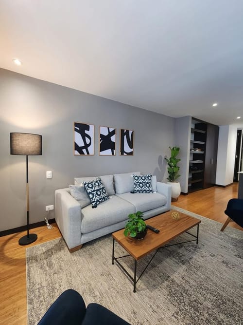 Apartamento de 1 alcoba en arriendo en Chicó Navarra, Bogotá, 54 m² · foto 2 de 16