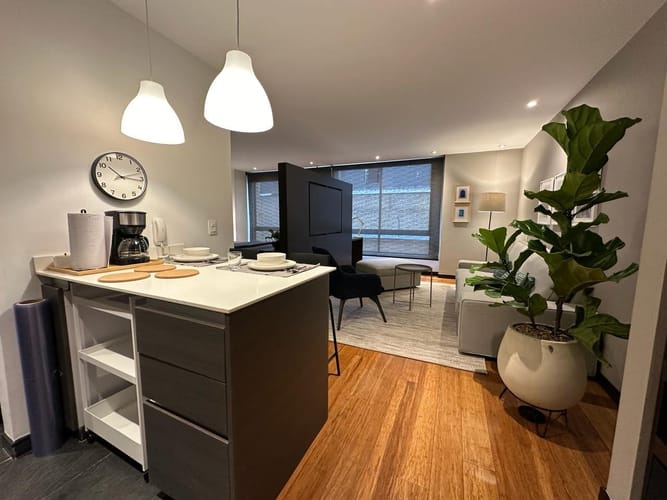 Apartamento de 1 alcoba en arriendo en Chicó Navarra, Bogotá, 54 m² · foto 5 de 16