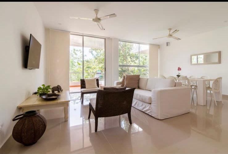 Apartamento de 2 alcobas en venta en Condominio Laguna Club, Cartagena, 134 m² · foto 2 de 24