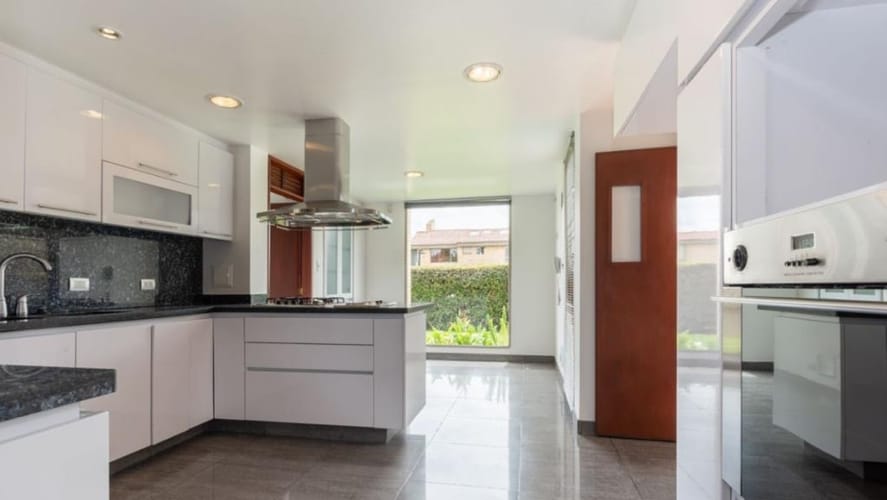 Casa de 4 alcobas en venta en Casa Blanca, Bogotá, 300 m² · foto 6 de 14