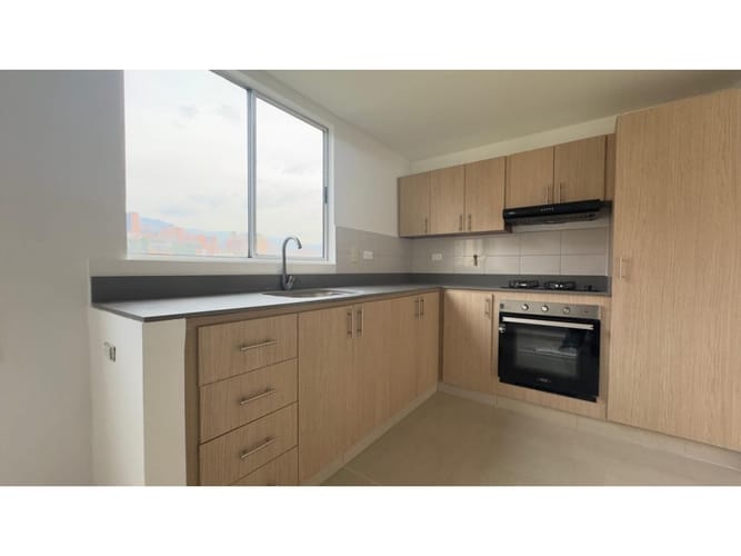 Apartamento de 3 alcobas en venta en La Florida, Medellín, 99 m² · foto 3 de 22