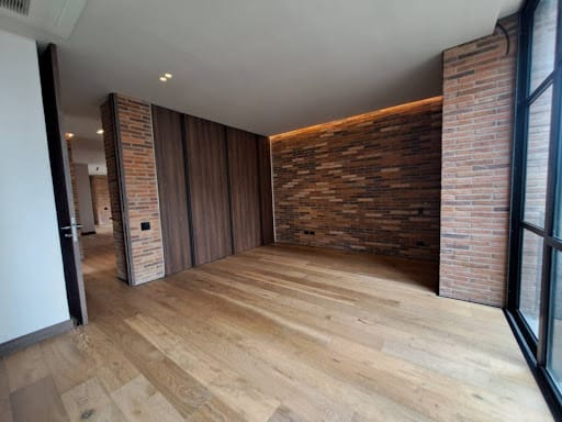 Apartamento de 3 alcobas en arriendo en Lalinde, Medellín, 302 m² · foto 5 de 24