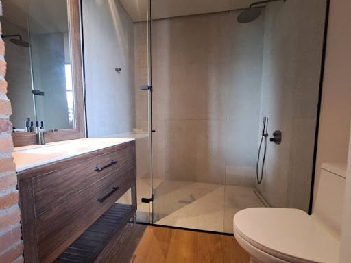 Apartamento de 3 alcobas en arriendo en Lalinde, Medellín, 302 m² · foto 6 de 24