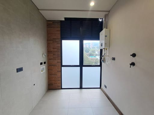 Apartamento de 3 alcobas en arriendo en Lalinde, Medellín, 302 m² · foto 14 de 24