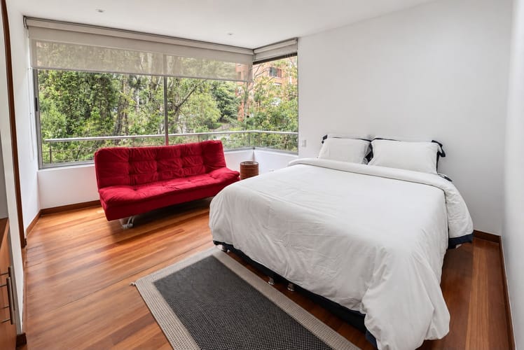 Apartamento de 3 alcobas en arriendo en Los Rosales, Bogotá, 200 m² · foto 18 de 19