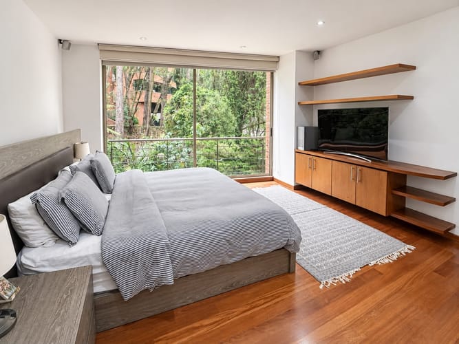 Apartamento de 3 alcobas en arriendo en Los Rosales, Bogotá, 200 m² · foto 11 de 19