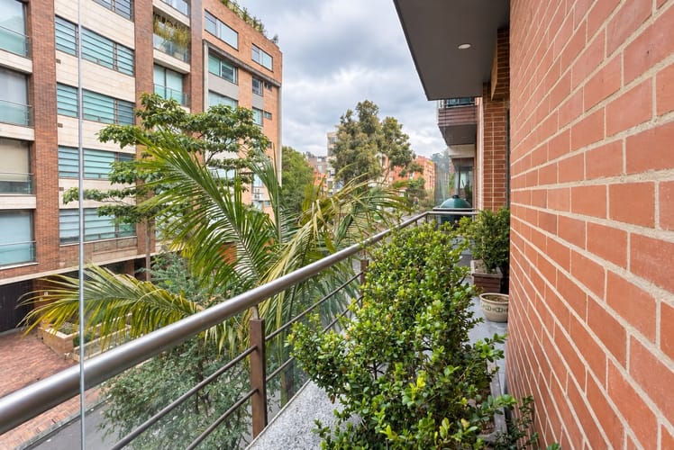 Apartamento de 3 alcobas en arriendo en Los Rosales, Bogotá, 200 m² · foto 4 de 19
