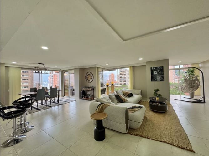 Apartamento de 3 alcobas en venta en Alejandria, Medellín, 200 m² · foto 2 de 18