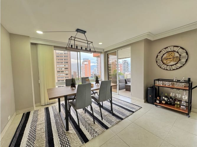 Apartamento de 3 alcobas en venta en Alejandria, Medellín, 200 m² · foto 3 de 18