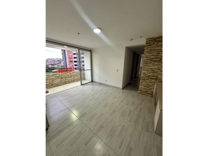 Apartamento de 3 alcobas en venta en Bucaros, Bello, 63 m² · foto 2 de 16