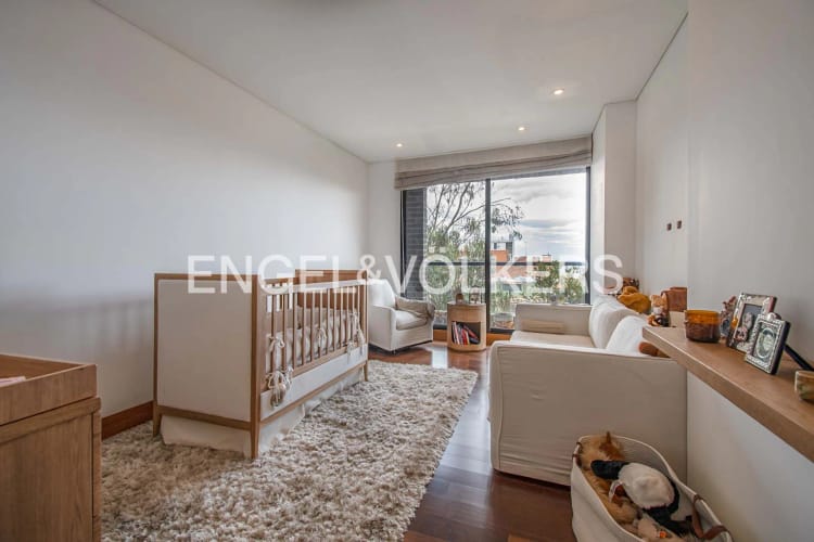 Apartamento de 3 alcobas en venta en Los Rosales, Bogotá, 309 m² · foto 19 de 24