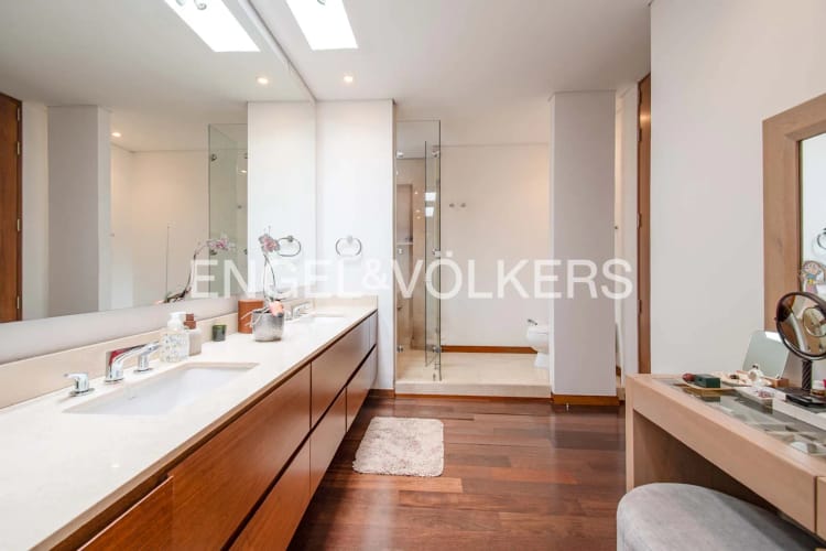 Apartamento de 3 alcobas en venta en Los Rosales, Bogotá, 309 m² · foto 17 de 24