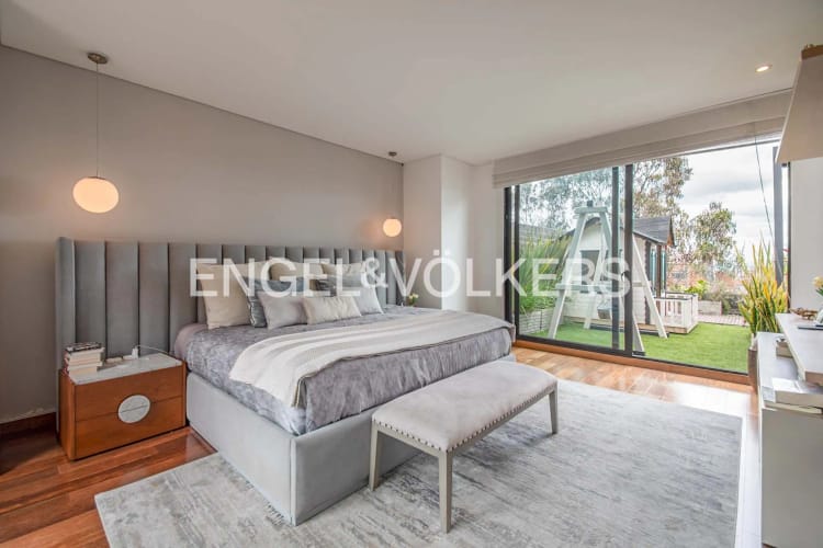 Apartamento de 3 alcobas en venta en Los Rosales, Bogotá, 309 m² · foto 14 de 24