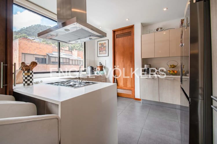 Apartamento de 3 alcobas en venta en Los Rosales, Bogotá, 309 m² · foto 7 de 24