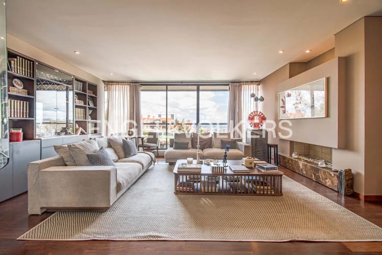 Apartamento de 3 alcobas en venta en Los Rosales, Bogotá, 309 m² · foto 3 de 24