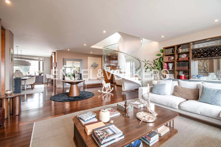 Apartamento de 3 alcobas en venta en Los Rosales, Bogotá, 309 m² · foto 2 de 24