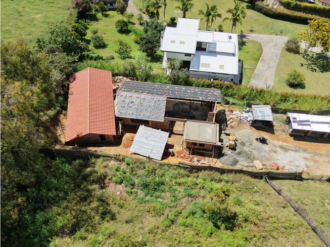 Casa en venta en La Mosquita, Rionegro, 243 m² · foto 2 de 5