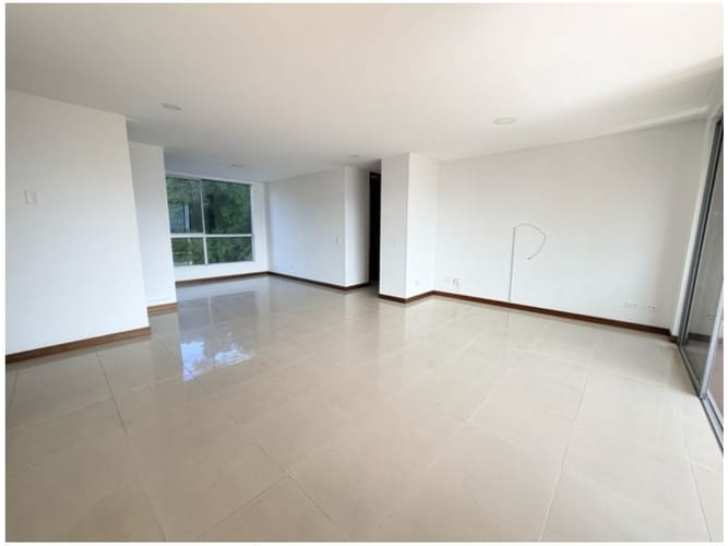 Apartamento de 2 alcobas en venta en El Tesoro, Medellín, 125 m² · foto 2 de 15