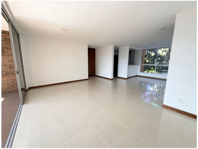 Apartamento de 2 alcobas en venta en El Tesoro, Medellín, 125 m² · foto 5 de 15