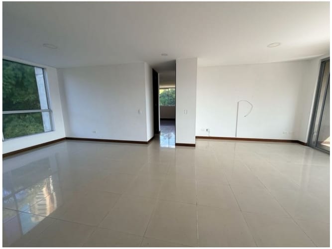 Apartamento de 2 alcobas en venta en El Tesoro, Medellín, 125 m² · foto 6 de 15