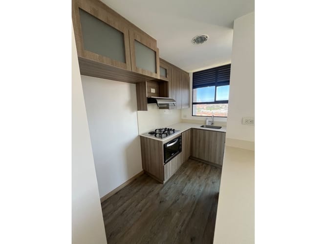 Apartamento de 2 alcobas en venta en Centro, Rionegro, 68 m² · foto 2 de 13