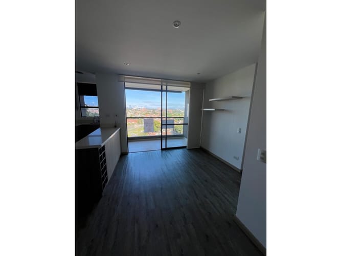 Apartamento de 2 alcobas en venta en Centro, Rionegro, 68 m² · foto 3 de 13