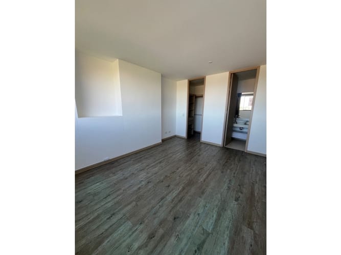 Apartamento de 2 alcobas en venta en Centro, Rionegro, 68 m² · foto 10 de 13