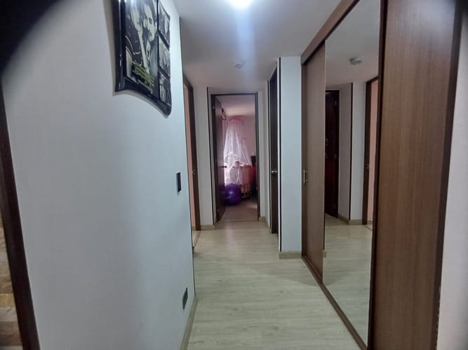Apartamento de 3 alcobas en venta en Castilla, Bogotá, 62 m² · foto 9 de 24