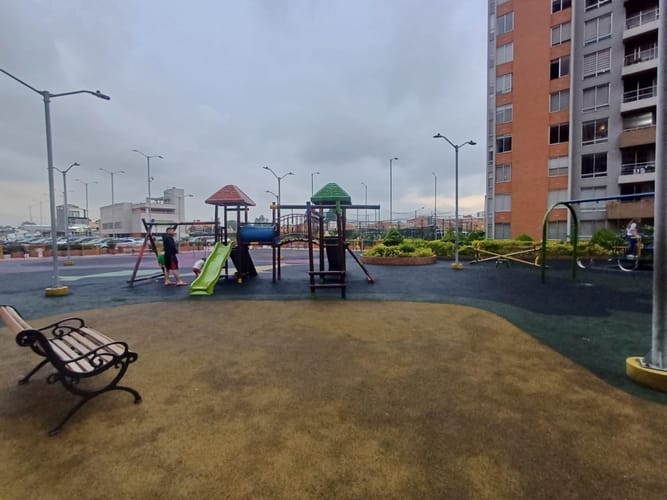 Apartamento de 3 alcobas en venta en Castilla, Bogotá, 62 m² · foto 22 de 24