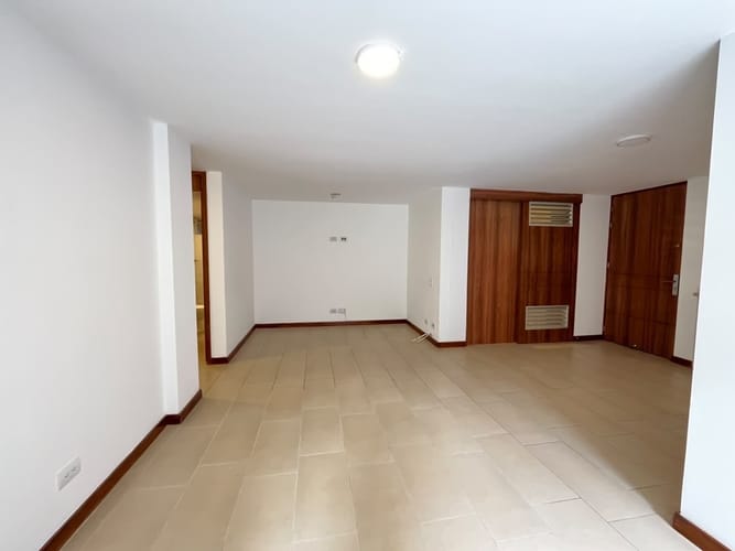 Apartamento de 3 alcobas en arriendo en Loma De Las Brujas, Envigado, 130 m² · foto 4 de 16