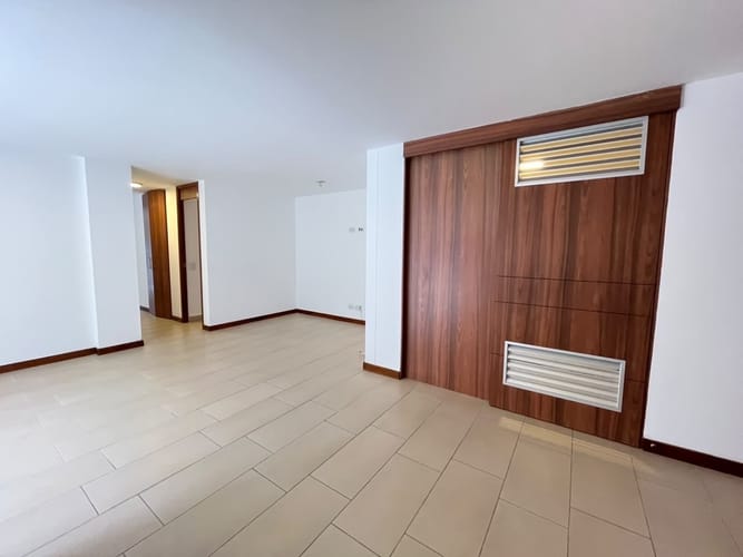 Apartamento de 3 alcobas en arriendo en Loma De Las Brujas, Envigado, 130 m² · foto 5 de 16