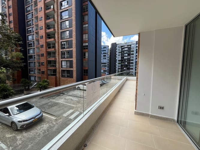 Apartamento de 3 alcobas en arriendo en Loma De Las Brujas, Envigado, 130 m² · foto 6 de 16