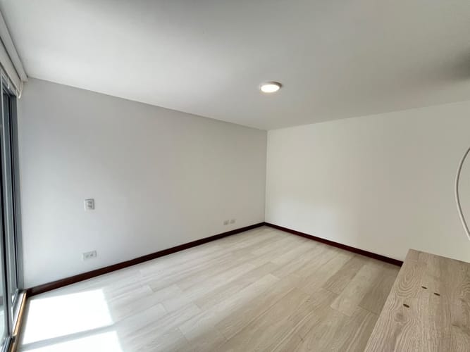Apartamento de 3 alcobas en arriendo en Loma De Las Brujas, Envigado, 130 m² · foto 12 de 16