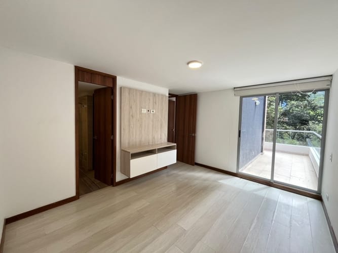 Apartamento de 3 alcobas en arriendo en Loma De Las Brujas, Envigado, 130 m² · foto 13 de 16