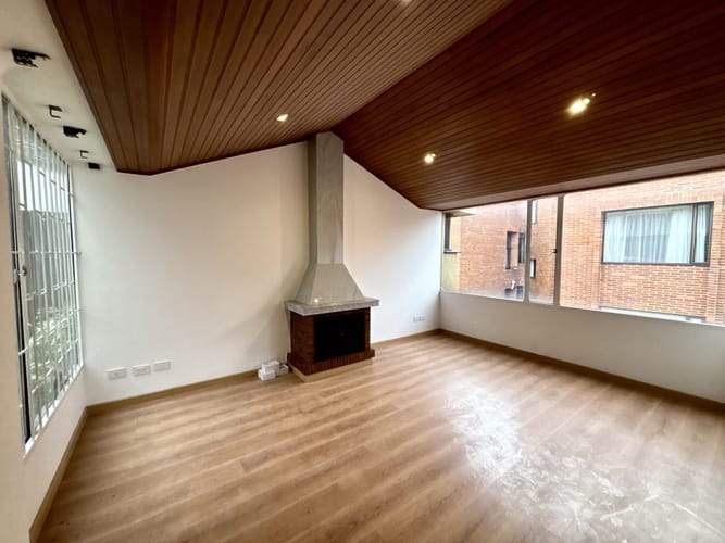 Apartamento de 2 alcobas en venta en Santa Barbara Central, Bogotá, 68 m² · foto 7 de 17